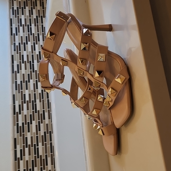 Studded decor gladiator sandals - Picture 4 of 6